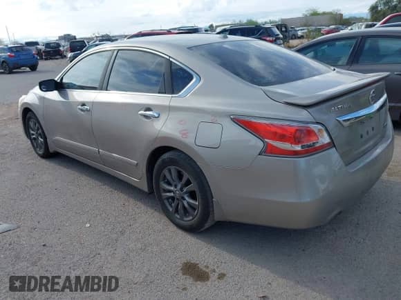 2015 Nissan Altima SL with VIN 1N4AL3AP4FN897978, listed as a IAAI auction lot 43142373 with 142,890 mi miles and . Bid and sale history available at DreamBid. Image 3.