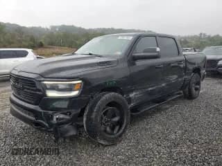 2019 Ram 1500 Big Horn z VIN 1C6SRFFT2KN577130, wystawiony jako Copart lot #83827405 z przebiegiem 89 267 mil mil oraz Szkoda całkowita • Salvage title. Historia ofert i sprzedaży dostępna na DreamBid. Obrazek 1.