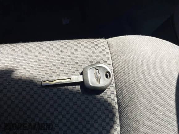 2014 Chevrolet Silverado 1500 LT с VIN 3GCUKREC8EG300472, выставлен на аукционе IAAI как лот 43137914 с пробегом 293 780 миль миль и . История ставок и продаж доступна на DreamBid. Изображение 11.