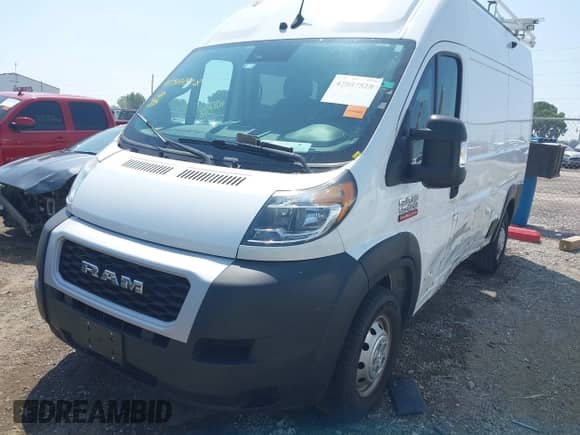 2022 Ram ProMaster Cargo z VIN 3C6LRVBG7NE109619, wystawiony jako IAAI lot #42807528 z przebiegiem 66 339 mil mil oraz . Historia ofert i sprzedaży dostępna na DreamBid. Obrazek 2.