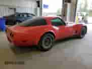 1982 Chevrolet Corvette z VIN 1G1AY0782C5117006, wystawiony jako Copart lot #77396384 z przebiegiem 96 508 mil mil oraz Czysty tytuł • Clean title. Historia ofert i sprzedaży dostępna na DreamBid. Obrazek 3.