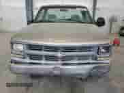 2000 Chevrolet Silverado 3500 z VIN 1GCGC34R0YR137348, wystawiony jako Copart lot #83834885 z przebiegiem 147 680 mil mil oraz Czysty tytuł • Clean title. Historia ofert i sprzedaży dostępna na DreamBid. Obrazek 5.