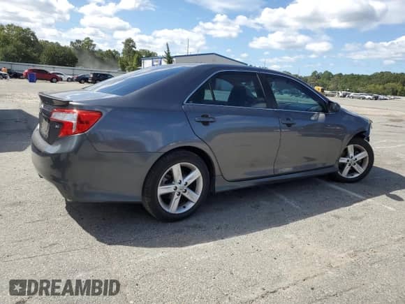 2014 Toyota Camry SE with VIN 4T1BF1FKXEU357784, listed as a Copart auction lot 82232805 with 114,424 mi miles and Salvage title. Bid and sale history available at DreamBid. Image 3.