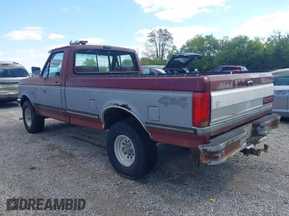 1991 Ford F-150 z VIN 1FTEF14N9MLA45412, wystawiony jako IAAI lot #43394035 z przebiegiem 179 080 mil mil oraz . Historia ofert i sprzedaży dostępna na DreamBid. Obrazek 3.