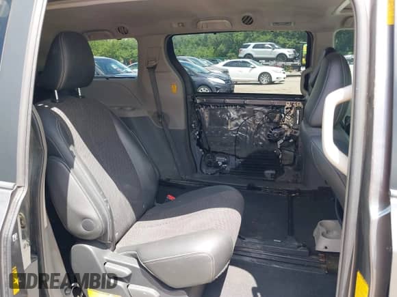 2014 Toyota Sienna SE with VIN 5TDXK3DC8ES443113, listed as a IAAI auction lot 42735795 with 235,269 mi miles and . Bid and sale history available at DreamBid. Image 8.