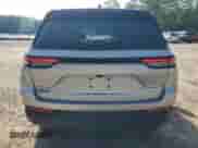 2023 Jeep Grand Cherokee Altitude z VIN 1C4RJHAG0PC593480, wystawiony jako Copart lot #62899745 z przebiegiem 33 715 mil mil oraz Szkoda całkowita • Salvage title. Historia ofert i sprzedaży dostępna na DreamBid. Obrazek 6.