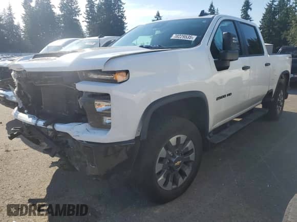 2024 Chevrolet Silverado 2500HD Custom с VIN 2GC4YME73R1116141, выставлен на аукционе Copart как лот 70229535 с пробегом 38 519 миль миль и Списание • Salvage title. История ставок и продаж доступна на DreamBid. Изображение 1.