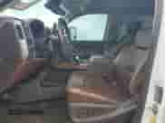 2015 Chevrolet Silverado 3500HD High Country с VIN 1GC4K1E8XFF578192, выставлен на аукционе Copart как лот 82911134 с пробегом 157 795 миль миль и Списание • Salvage title. История ставок и продаж доступна на DreamBid. Изображение 7.