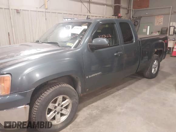 2007 GMC Sierra 1500 SLE2 z VIN 1GTEK19067Z505345, wystawiony jako IAAI lot #42936236 z przebiegiem 217 767 mil mil oraz . Historia ofert i sprzedaży dostępna na DreamBid. Obrazek 2.