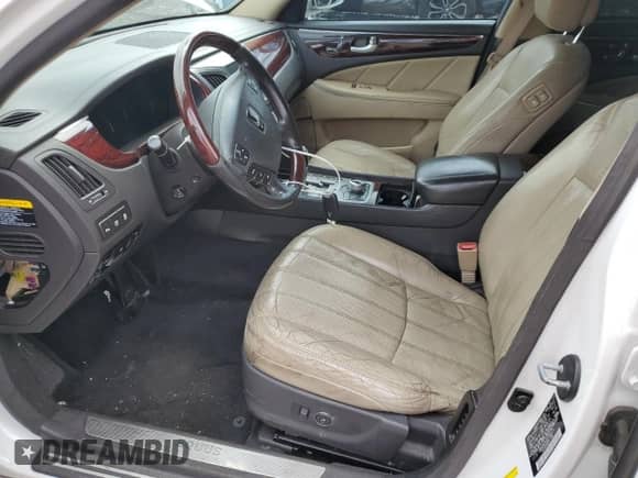 2012 Hyundai Equus Signature с VIN KMHGH4JH5CU052123, выставлен на аукционе Copart как лот 57932755 с пробегом 172 401 миль миль и Списание • Salvage title. История ставок и продаж доступна на DreamBid. Изображение 7.