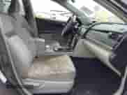 2012 Toyota Camry SE z VIN 4T1BF1FKXCU073956, wystawiony jako IAAI lot #43539902 z przebiegiem 263 045 mil mil oraz . Historia ofert i sprzedaży dostępna na DreamBid. Obrazek 5.