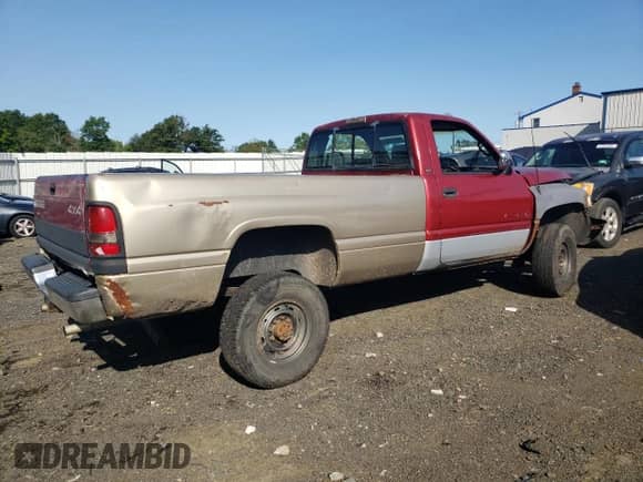 1997 Dodge 2500 with VIN 1B7KF26Z7VJ563055, listed as a Copart auction lot 66916434 with 235,006 mi miles and Salvage title. Bid and sale history available at DreamBid. Image 3.