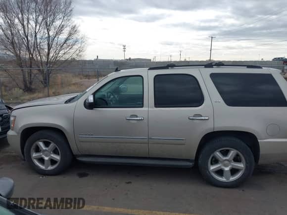 2013 Chevrolet Tahoe LTZ с VIN 1GNSCCE03DR127957, выставлен на аукционе IAAI как лот 41499268 с пробегом 64 292 миль миль и . История ставок и продаж доступна на DreamBid. Изображение 13.