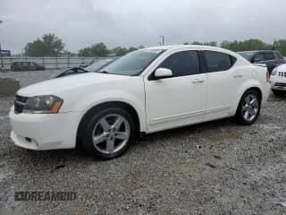 2008 Dodge Avenger R/T z VIN 1B3LC76M58N155196, wystawiony jako Copart lot #55500885 z przebiegiem 150 264 mil mil oraz Szkoda całkowita • Salvage title. Historia ofert i sprzedaży dostępna na DreamBid. Obrazek 1.