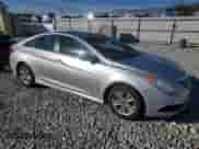 2014 Hyundai Sonata GLS z VIN 5NPEB4AC9EH824279, wystawiony jako Copart lot #87130315 z przebiegiem 121 661 mil mil oraz Czysty tytuł • Clean title. Historia ofert i sprzedaży dostępna na DreamBid. Obrazek 4.