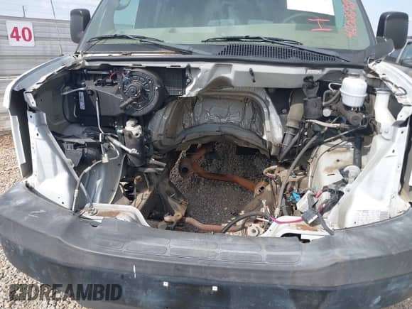 2008 Chevrolet Express Passenger with VIN 1GAGG25KX81197208, listed as a IAAI auction lot 42022924 with Not provided miles and . Bid and sale history available at DreamBid. Image 6.