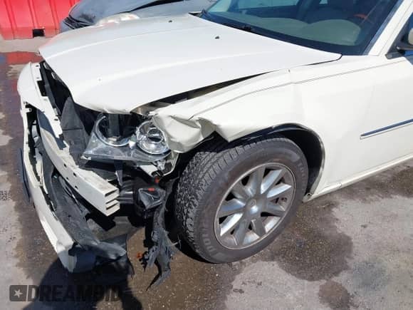 2008 Chrysler 300 Limited with VIN 2C3KA33G48H120184, listed as a IAAI auction lot 42624646 with 196,981 mi miles and . Bid and sale history available at DreamBid. Image 12.