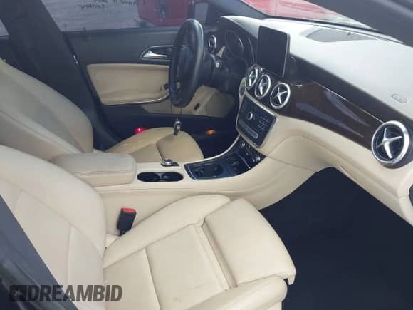 2018 Mercedes-Benz CLA 250 с VIN WDDSJ4EB1JN558313, выставлен на аукционе IAAI как лот 43287013 с пробегом 117 469 миль миль и . История ставок и продаж доступна на DreamBid. Изображение 5.