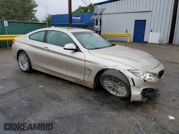 2014 BMW 4 Series 428i xDrive с VIN WBA3N5C56EF716468, выставлен на аукционе Copart как лот 59549305 с пробегом 106 885 миль миль и Списание • Salvage title. История ставок и продаж доступна на DreamBid. Изображение 4.