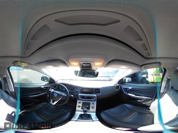 2017 Volvo S60 Inscription с VIN LYV402HK7HB120640, выставлен на аукционе IAAI как лот 41583114 с пробегом 71 884 миль миль и . История ставок и продаж доступна на DreamBid. Изображение 18.