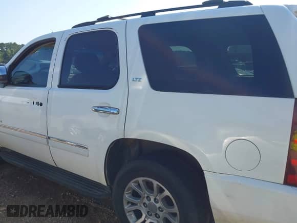 2012 Chevrolet Tahoe LTZ с VIN 1GNSCCE01CR148109, выставлен на аукционе IAAI как лот 42556309 с пробегом Не указан миль и . История ставок и продаж доступна на DreamBid. Изображение 14.