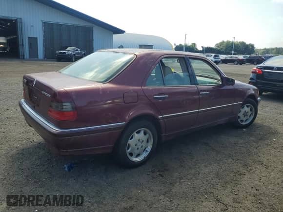 1999 Mercedes-Benz C 230/260/280/320 z VIN WDBHA24G3XA698190, wystawiony jako Copart lot #61717535 z przebiegiem 98 449 mil mil oraz Czysty tytuł • Clean title. Historia ofert i sprzedaży dostępna na DreamBid. Obrazek 3.