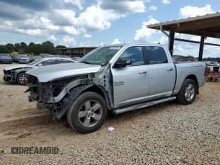 2017 Ram 1500 Big Horn z VIN 1C6RR6LT7HS610281, wystawiony jako Copart lot #67883985 z przebiegiem 230 746 mil mil oraz Szkoda całkowita • Salvage title. Historia ofert i sprzedaży dostępna na DreamBid. Obrazek 1.