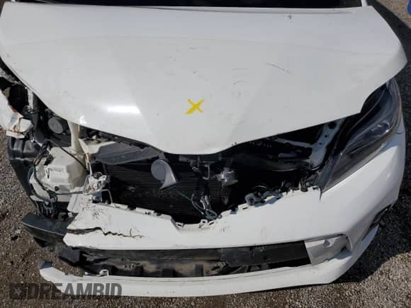 2018 Toyota Sienna SE z VIN 5TDXZ3DCXJS949564, wystawiony jako Copart lot #83834475 z przebiegiem 167 602 mil mil oraz Szkoda całkowita • Salvage title. Historia ofert i sprzedaży dostępna na DreamBid. Obrazek 12.
