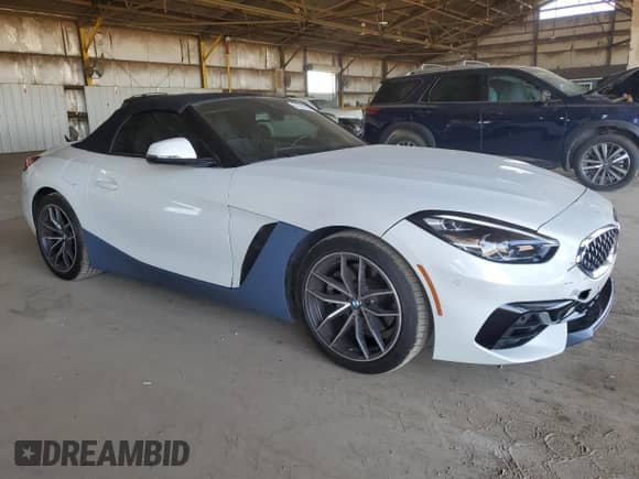 2021 BMW Z4 sDrive30i with VIN WBAHF3C01MWX24942, listed as a Copart auction lot 52702484 with 29,470 mi miles and . Bid and sale history available at DreamBid. Image 4.