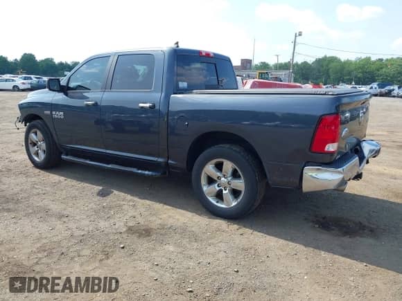 2017 Ram 1500 Big Horn z VIN 1C6RR7LT3HS870991, wystawiony jako IAAI lot #42559738 z przebiegiem 125 003 mil mil oraz . Historia ofert i sprzedaży dostępna na DreamBid. Obrazek 3.