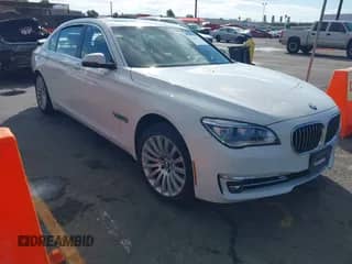 2013 BMW 7 Series 740Li с VIN WBAYE4C51DDW22962, выставлен на аукционе IAAI как лот 43249663 с пробегом 81 673 миль миль и . История ставок и продаж доступна на DreamBid. Изображение 1.