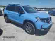 2024 Honda Passport TrailSport с VIN 5FNYF8H63RB007483, выставлен на аукционе Copart как лот 70430975 с пробегом 27 185 миль миль и Списание • Salvage title. История ставок и продаж доступна на DreamBid. Изображение 4.