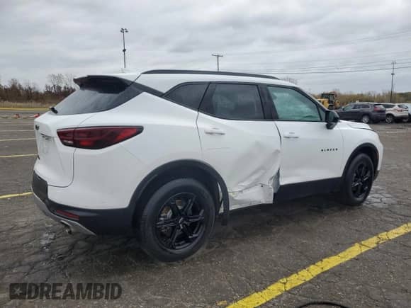 2024 Chevrolet Blazer LT z VIN 3GNKBHR40RS142479, wystawiony jako Copart lot #87407965 z przebiegiem 122 142 mil mil oraz Szkoda całkowita • Salvage title. Historia ofert i sprzedaży dostępna na DreamBid. Obrazek 3.