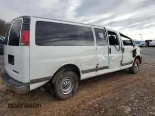 2002 Chevrolet Express z VIN 1GAHG39R121100096, wystawiony jako Copart lot #84198674 z przebiegiem Nie podano mil oraz Szkoda całkowita • Salvage title. Historia ofert i sprzedaży dostępna na DreamBid. Obrazek 3.