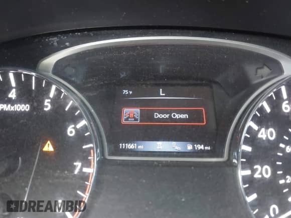 2019 Nissan Pathfinder S z VIN 5N1DR2MN7KC640454, wystawiony jako IAAI lot #41610337 z przebiegiem 111 661 mil mil oraz . Historia ofert i sprzedaży dostępna na DreamBid. Obrazek 16.