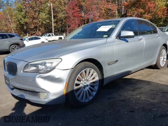 2012 BMW 7 Series 750i with VIN WBAKA8C52CCY37683, listed as a IAAI auction lot 43490670 with 184,183 mi miles and . Bid and sale history available at DreamBid. Image 2.