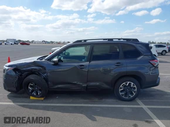 2025 Subaru Forester Premium with VIN JF2SLDDC1SH415605, listed as a IAAI auction lot 43418724 with 21,218 mi miles and . Bid and sale history available at DreamBid. Image 14.