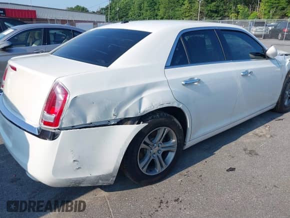2012 Chrysler 300 с VIN 2C3CCAAG9CH208002, выставлен на аукционе IAAI как лот 42685204 с пробегом 126 311 миль миль и . История ставок и продаж доступна на DreamBid. Изображение 11.