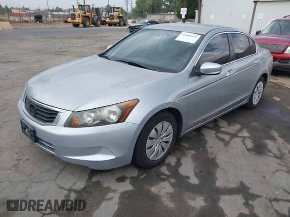 2010 Honda Accord LX z VIN 1HGCP2F30AA173293, wystawiony jako IAAI lot #43405955 z przebiegiem 192 791 mil mil oraz . Historia ofert i sprzedaży dostępna na DreamBid. Obrazek 2.