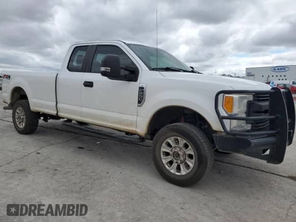 2017 Ford F-250 XLT с VIN 1FT7X2B64HED57915, выставлен на аукционе Copart как лот 70086175 с пробегом 144 664 миль миль и Списание • Salvage title. История ставок и продаж доступна на DreamBid. Изображение 4.