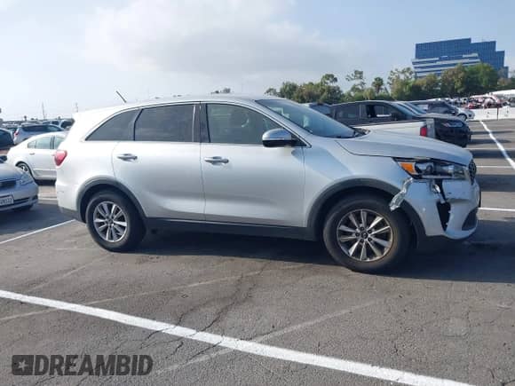 2019 Kia Sorento L with VIN 5XYPG4A36KG582273, listed as a IAAI auction lot 42567585 with 98,927 mi miles and . Bid and sale history available at DreamBid. Image 13.