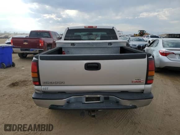2007 GMC Sierra 1500 SLT с VIN 2GTEK19Z371137665, выставлен на аукционе Copart как лот 75189474 с пробегом 271 832 миль миль и Списание • Salvage title. История ставок и продаж доступна на DreamBid. Изображение 6.