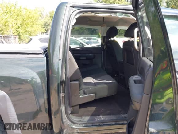 2013 Chevrolet Silverado 1500 LT with VIN 3GCPKSE76DG183528, listed as a IAAI auction lot 43109697 with 223,614 mi miles and . Bid and sale history available at DreamBid. Image 8.