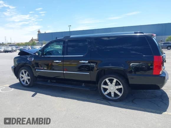 2008 Cadillac Escalade ESV с VIN 1GYFK66888R221139, выставлен на аукционе IAAI как лот 42671536 с пробегом 200 752 миль миль и . История ставок и продаж доступна на DreamBid. Изображение 14.