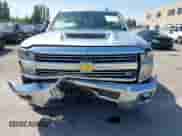 2017 Chevrolet Silverado 2500HD LTZ z VIN 1GC1KWEY9HF147801, wystawiony jako IAAI lot #42299119 z przebiegiem 95 162 mil mil oraz . Historia ofert i sprzedaży dostępna na DreamBid. Obrazek 6.