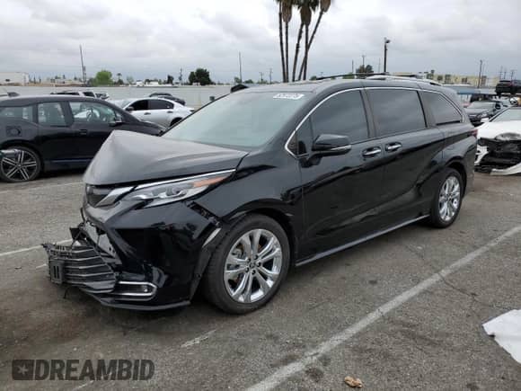 2022 Toyota Sienna Platinum с VIN 5TDERKEC8NS085748, выставлен на аукционе Copart как лот 52972275 с пробегом 32 817 миль миль и Списание • Salvage title. История ставок и продаж доступна на DreamBid. Изображение 1.