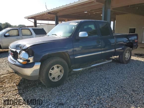 2000 GMC Sierra 1500 SLE with VIN 1GTEK19T1YE110461, listed as a Copart auction lot 64747115 with 273,717 mi miles and Salvage title. Bid and sale history available at DreamBid. Image 1.