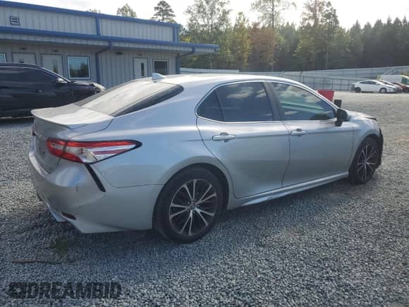 2020 Toyota Camry SE with VIN 4T1G11AK5LU873673, listed as a Copart auction lot 82445535 with 86,477 mi miles and Salvage title. Bid and sale history available at DreamBid. Image 3.