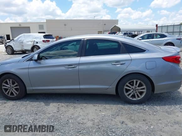 2016 Hyundai Sonata SE с VIN 5NPE24AF1GH418283, выставлен на аукционе IAAI как лот 42572263 с пробегом 165 635 миль миль и . История ставок и продаж доступна на DreamBid. Изображение 14.