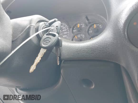 2004 Chevrolet TrailBlazer LS with VIN 1GNDT13S342278016, listed as a IAAI auction lot 43091640 with 211,680 mi miles and . Bid and sale history available at DreamBid. Image 11.